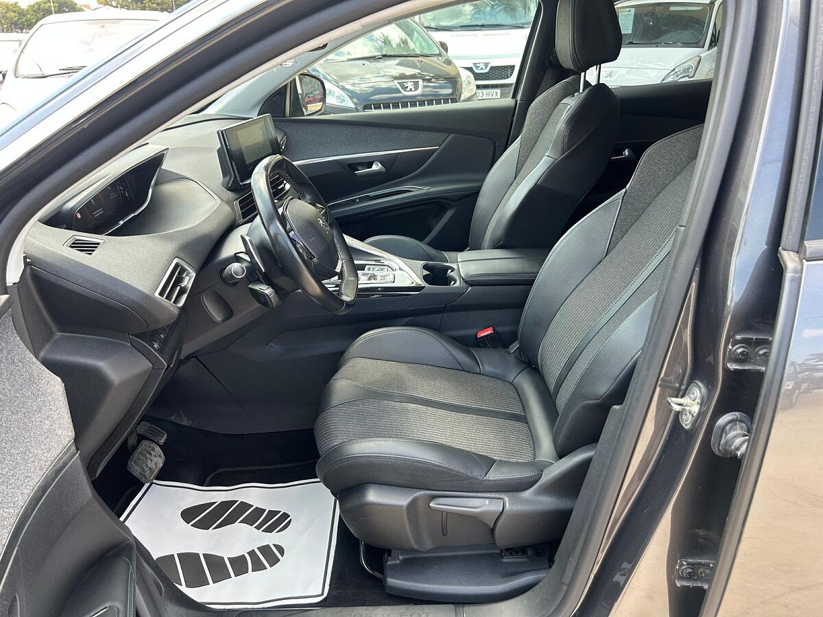 PEUGEOT 3008 ALLURE 1.5 HDI AUTO SPANISH LHD IN SPAIN 84000 MILES STUNNING 2022